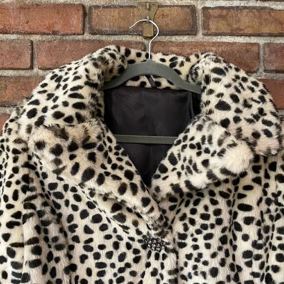 Leopard Print Snap Closure Faux Fur Jacket - Picture 2 of 10